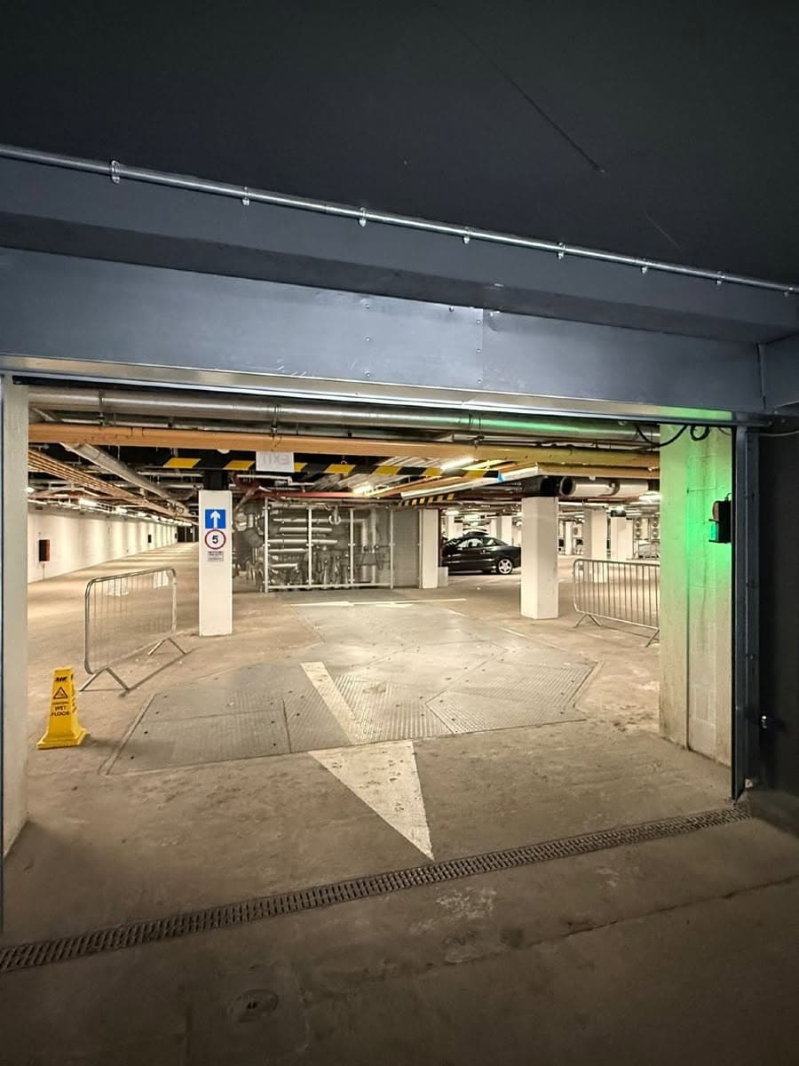 Panoramic CCTV camera and wireless link pole-mounted over a car park